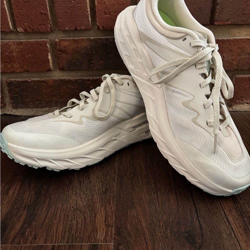 Brand New Hokas One Ones